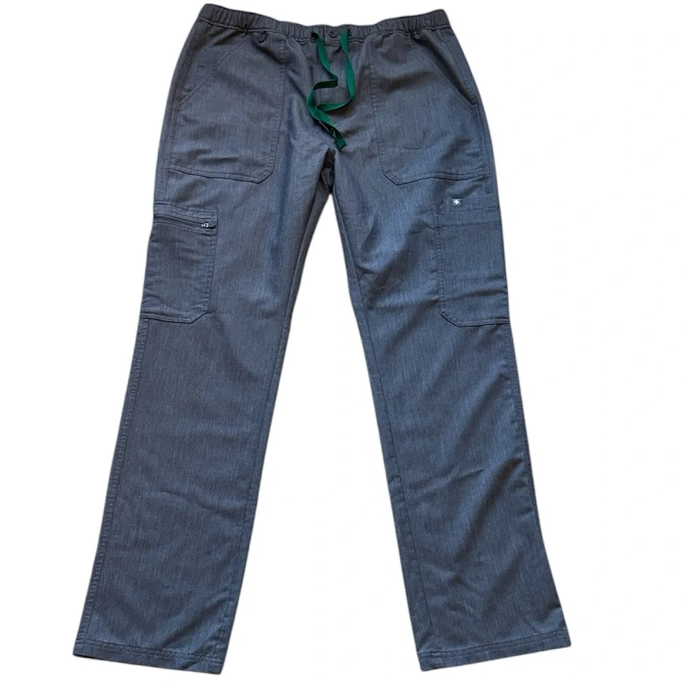 Figs Cairo Cargo Scrub Pants in Graphite, Size Large